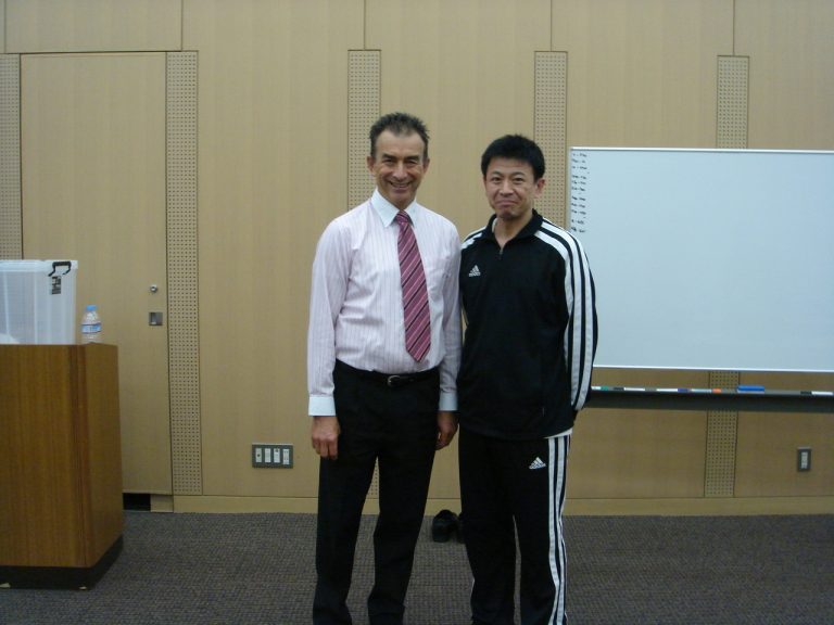 シドニーオリンピック
スポーツマッサージ総監督
イアン・ソープ専属トレーナー